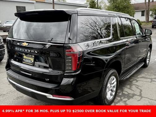 2025 Chevrolet Suburban LT