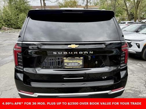 2025 Chevrolet Suburban LT