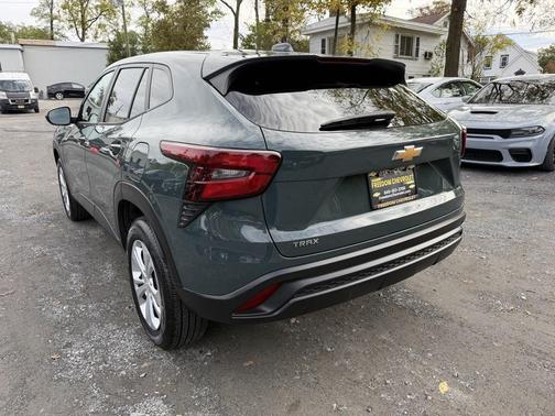 2025 Chevrolet Trax LS