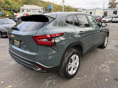 2025 Chevrolet Trax LS