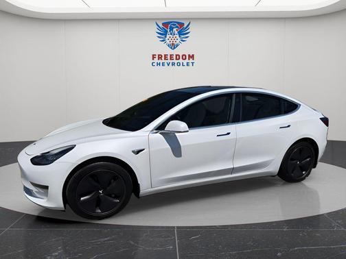 Pearl White Multi-Coat 2019 Tesla Model 3 Long Range