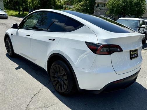 2022 Tesla Model Y Long Range Dual Motor All-Wheel Drive