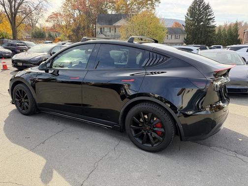 2023 Tesla Model Y Long Range Dual Motor All-Wheel Drive