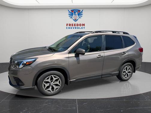 Brilliant Bronze Metallic 2024 Subaru Forester Premium