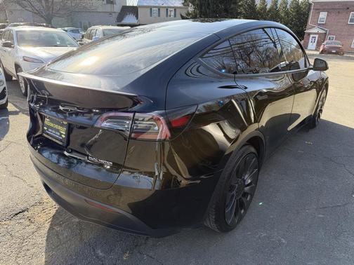 2023 Tesla Model Y Performance Dual Motor All-Wheel Drive