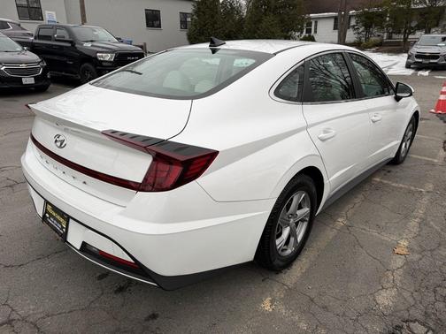 2023 Hyundai SONATA SE