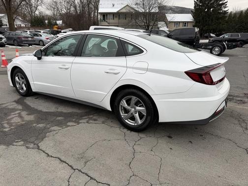 2023 Hyundai SONATA SE