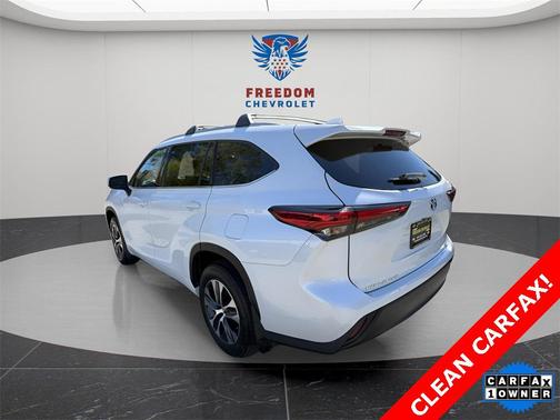 2022 Toyota Highlander Hybrid XLE