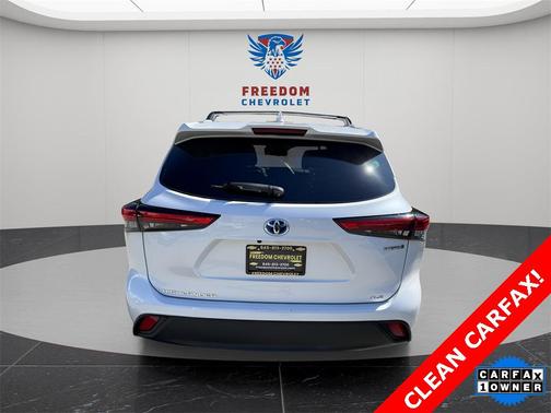 2022 Toyota Highlander Hybrid XLE
