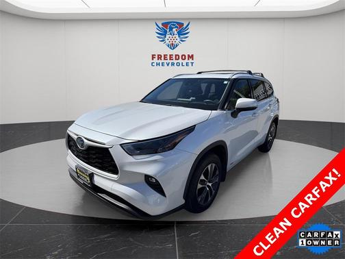2022 Toyota Highlander Hybrid XLE