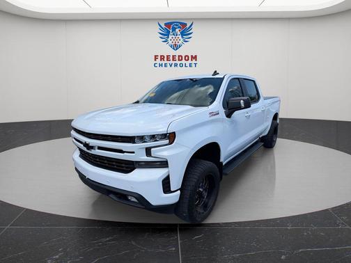 White 2019 Chevrolet Silverado 1500 RST