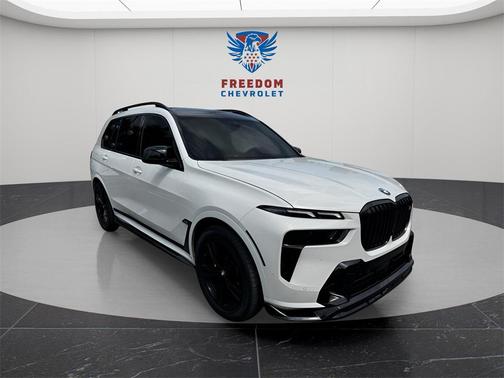 2023 BMW X7 M60i