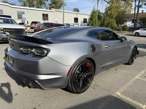 2022 Chevrolet Camaro RWD Coupe LT1