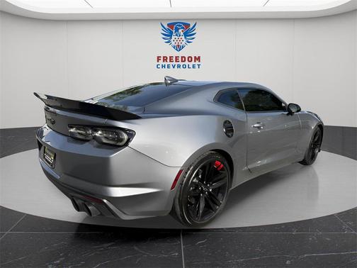 2022 Chevrolet Camaro RWD Coupe LT1