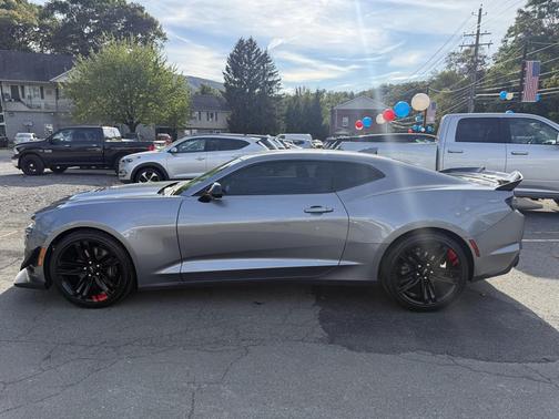 2022 Chevrolet Camaro RWD Coupe LT1