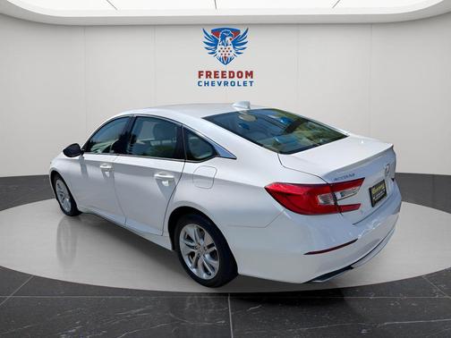 Platinum White Pearl 2019 Honda Accord LX