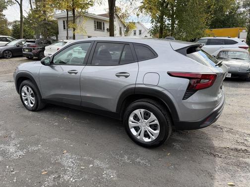 2025 Chevrolet Trax LS