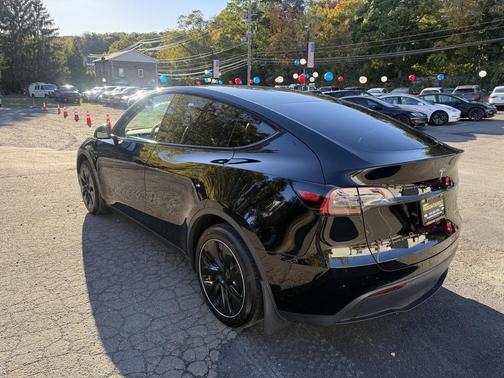 2023 Tesla Model Y Long Range Dual Motor All-Wheel Drive