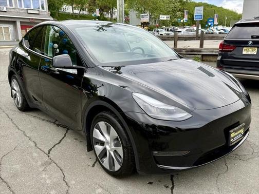 2023 Tesla Model Y Long Range Dual Motor All-Wheel Drive