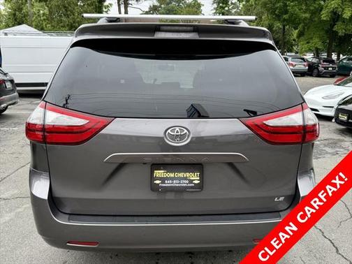 2017 Toyota Sienna LE