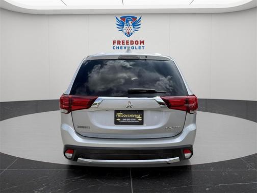 2018 Mitsubishi Outlander ES