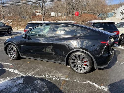 2024 Tesla Model Y Performance Dual Motor All-Wheel Drive