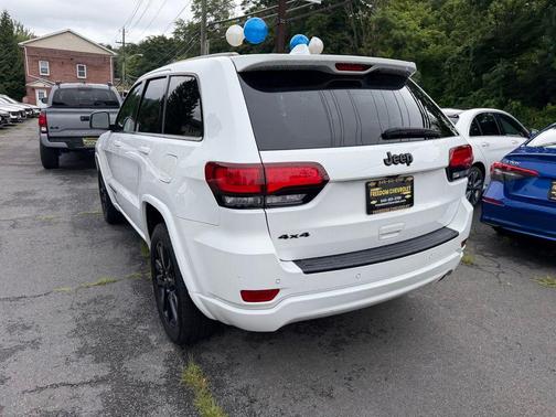 Bright White Clearcoat 2018 Jeep Grand Cherokee Altitude
