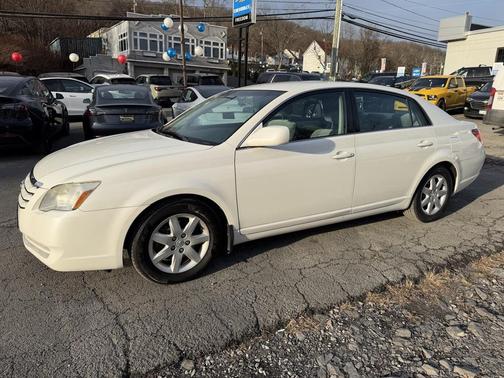 2005 Toyota Avalon XL