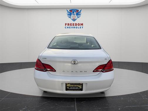2005 Toyota Avalon XL