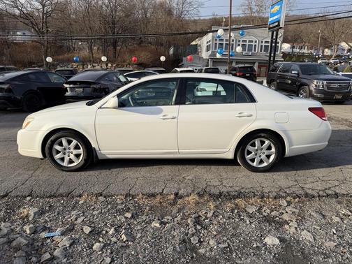 2005 Toyota Avalon XL