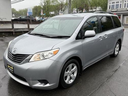 2015 Toyota Sienna LE
