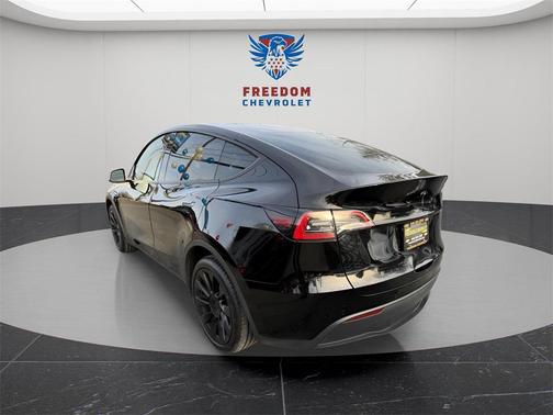 2022 Tesla Model Y Long Range Dual Motor All-Wheel Drive