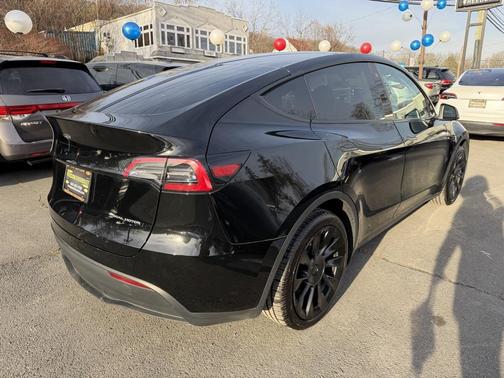 2023 Tesla Model Y Long Range Dual Motor All-Wheel Drive