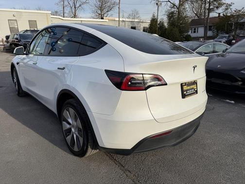 2023 Tesla Model Y Long Range Dual Motor All-Wheel Drive