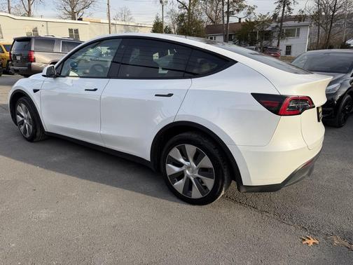 2023 Tesla Model Y Long Range Dual Motor All-Wheel Drive