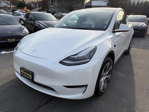 2023 Tesla Model Y Long Range Dual Motor All-Wheel Drive