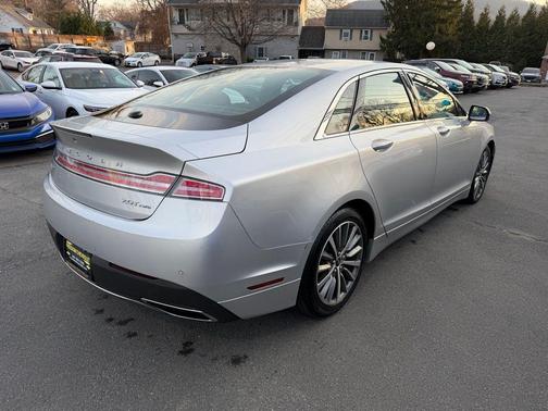 2018 Lincoln MKZ Select