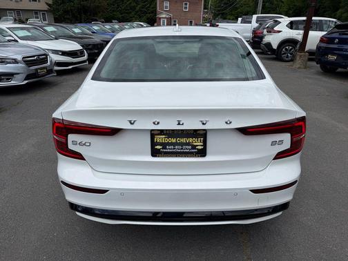 Crystal White Metallic 2024 Volvo S60 B5 Core Dark Theme