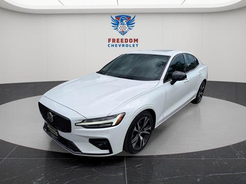 Crystal White Metallic 2024 Volvo S60 B5 Core Dark Theme