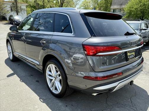 2025 Audi Q7 55 Premium Plus