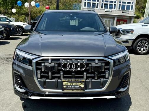 2025 Audi Q7 55 Premium Plus