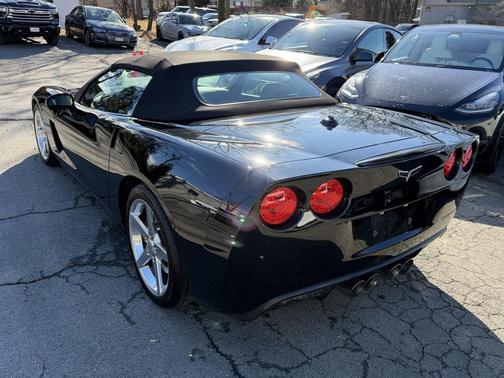 2005 Chevrolet Corvette Base