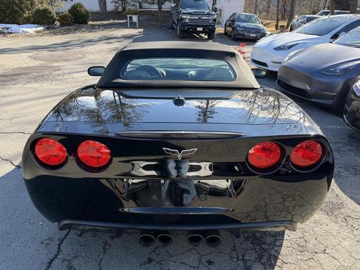 2005 Chevrolet Corvette Base