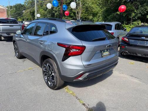 Sterling Gray Metallic 2026 Chevrolet Trax FWD 2RS