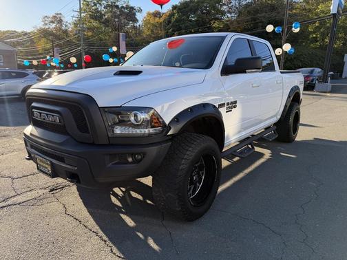 2019 RAM 1500 SLT