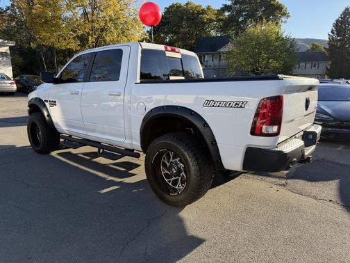 2019 RAM 1500 SLT