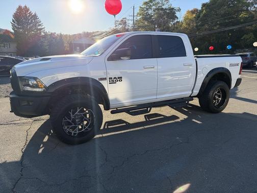 2019 RAM 1500 SLT