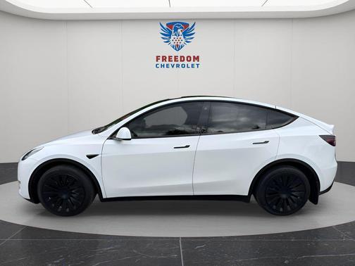 Pearl White Multi-Coat 2023 Tesla Model Y Long Range Dual Motor All-Wheel Drive