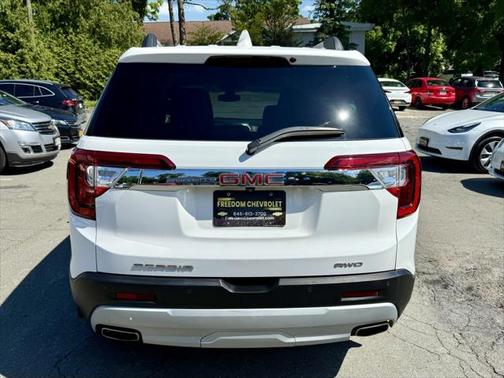 2022 GMC Acadia AWD SLT