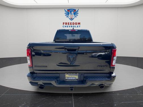 Diamond Black Crystal Pearlcoat 2023 RAM 1500 Big Horn/Lone Star